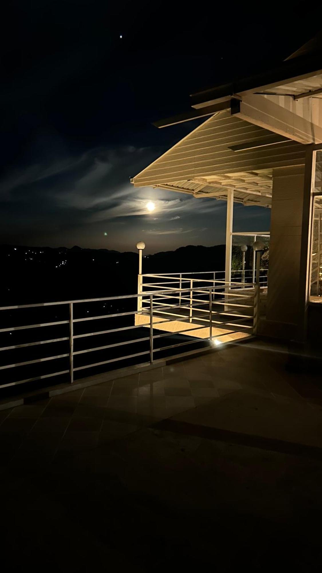 Onehouse Resort 兰斯顿 外观 照片